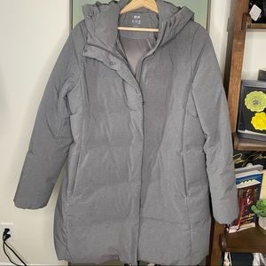Lightweight puffer. Grey. Size Large